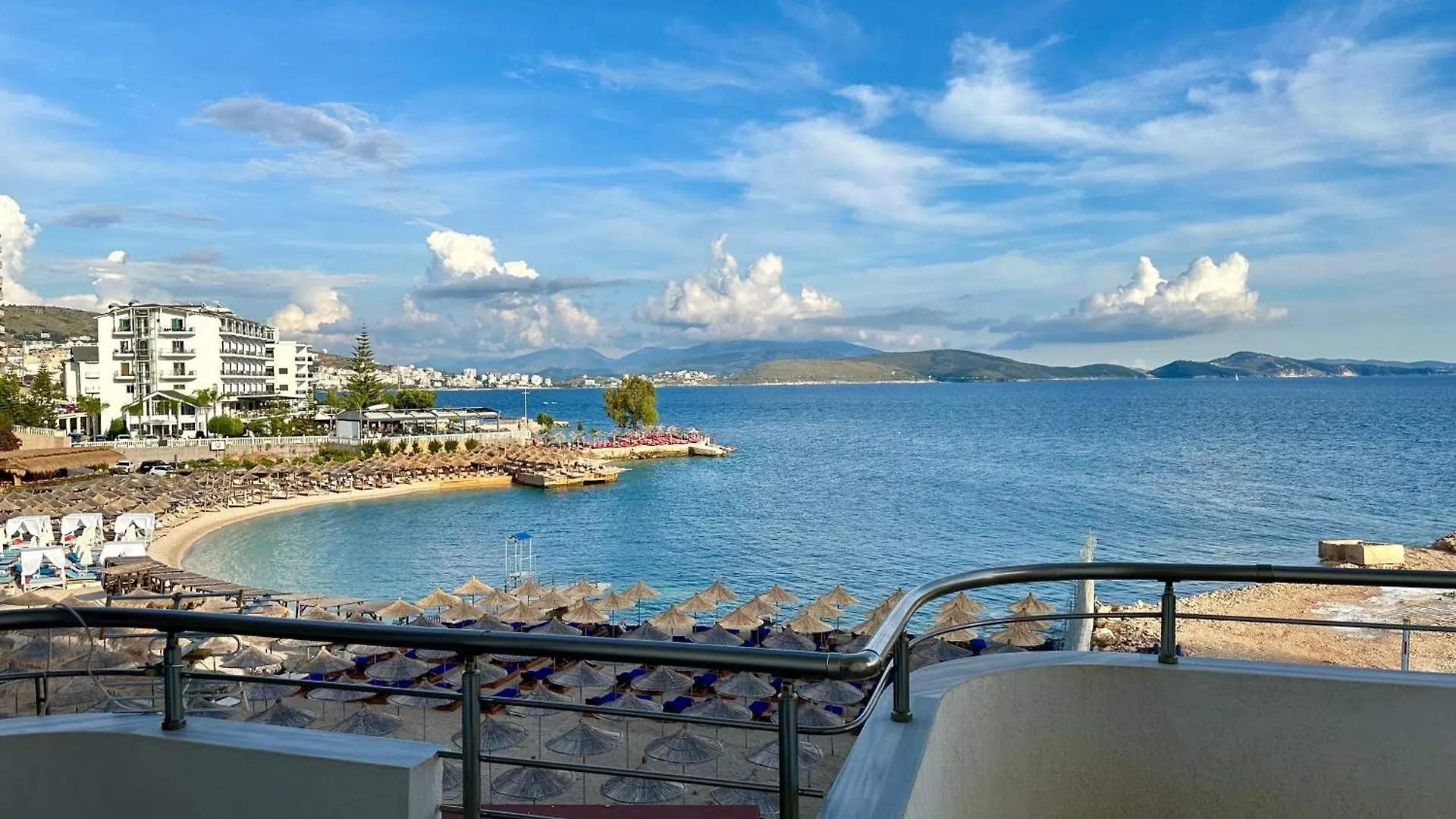 Sun Beachfront Apartments Sarandë
