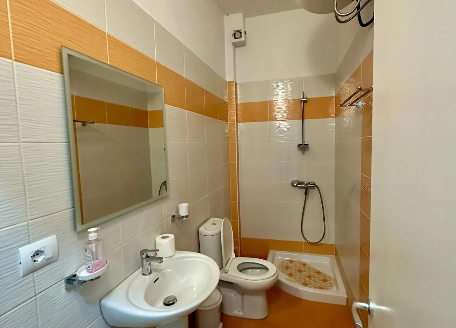 Sun Beachfront Apartments Sarande