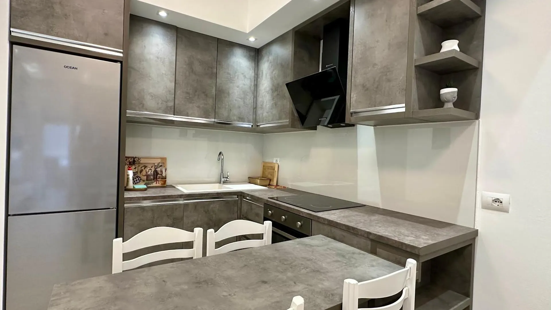 Sun Beachfront Apartments Sarande