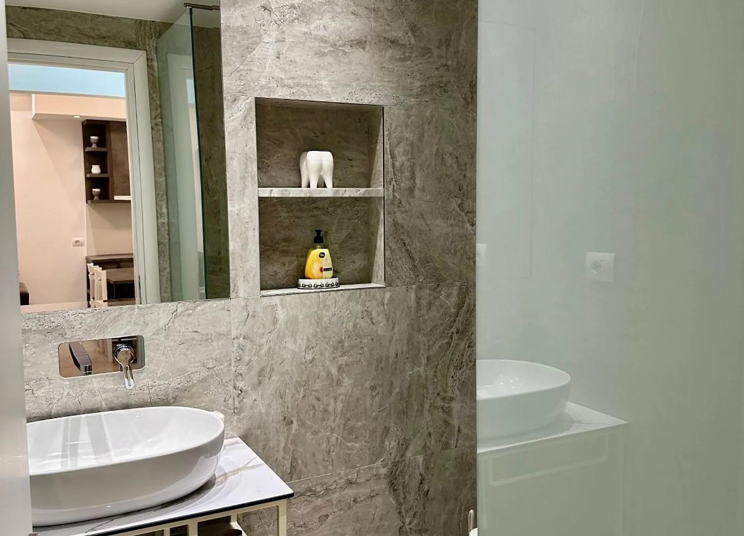 Sun Beachfront Apartments Sarande