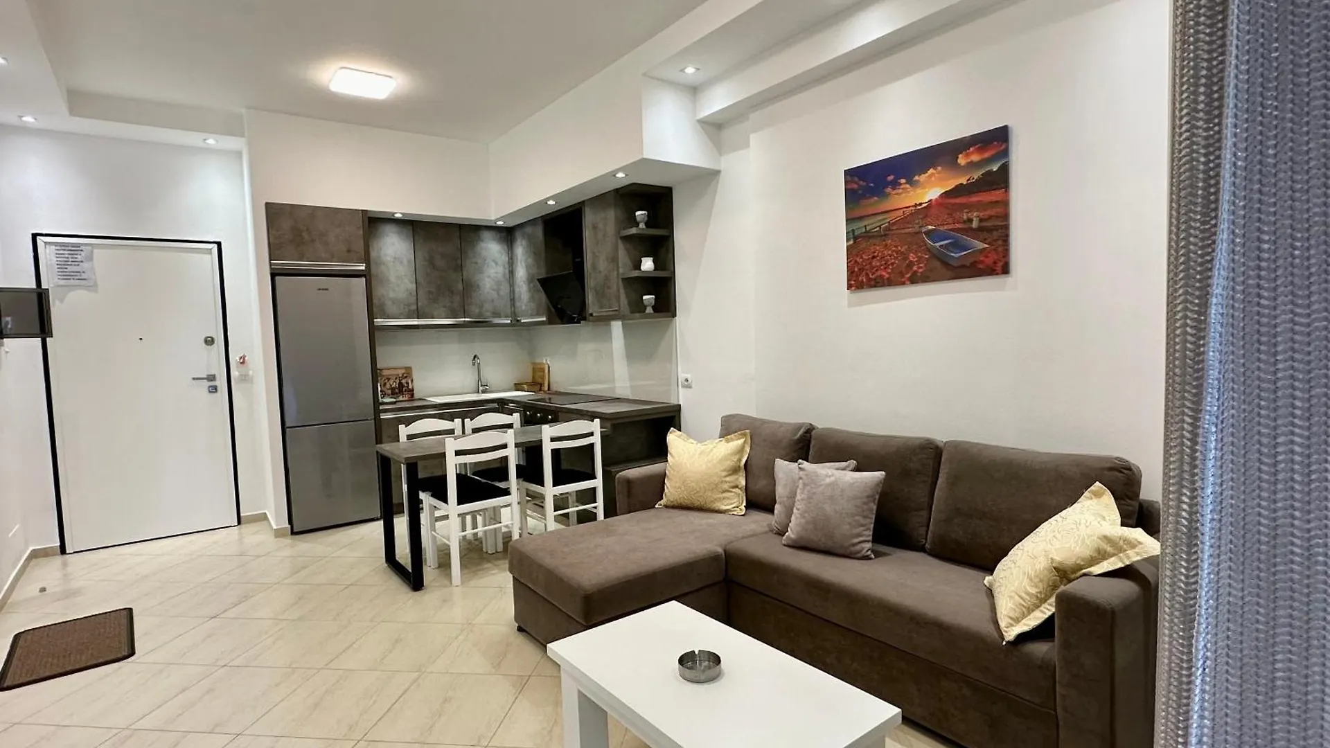 Sun Beachfront Apartments Sarande