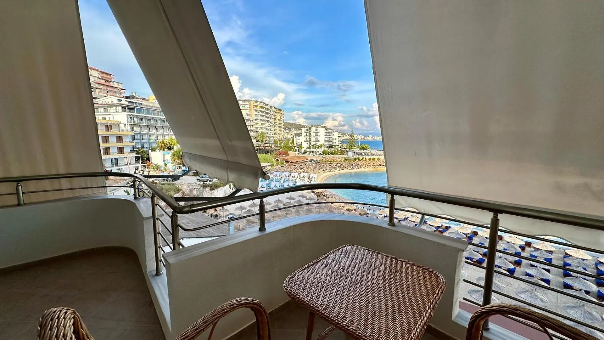 Sun Beachfront Apartments Sarandë