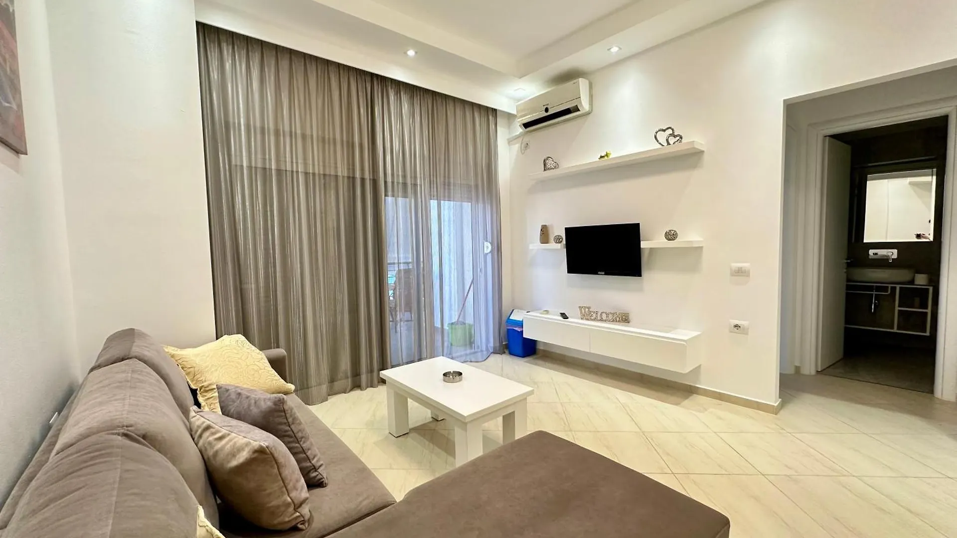 Sun Beachfront Apartments Sarande 0*,  Albania