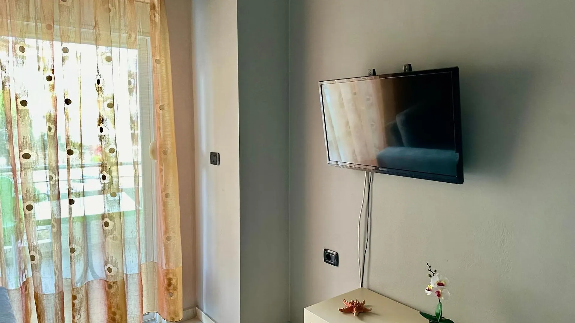 Sun Beachfront Apartments Sarandë